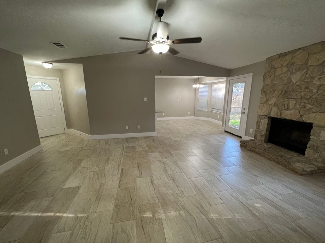 Building Photo - 5909 Avery Island Ave