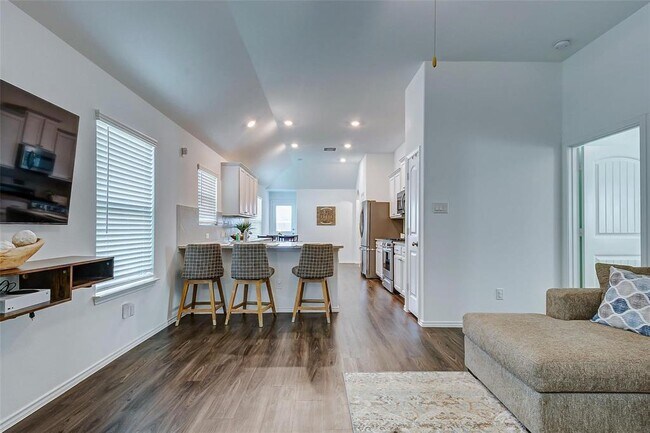 Building Photo - 26022 Steele Flower Dr