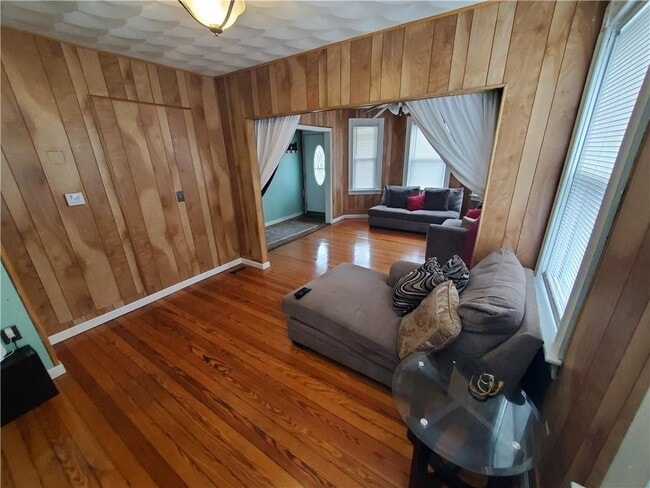 Building Photo - 75 Naples Ave