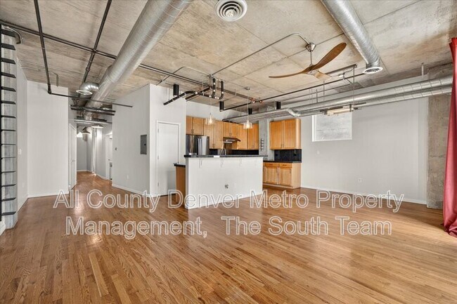 Building Photo - 3201 Shoshone St