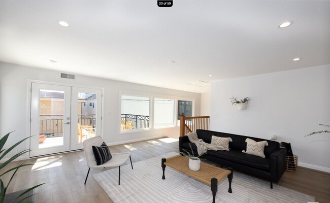 Building Photo - 15 Via Di Roma Walk