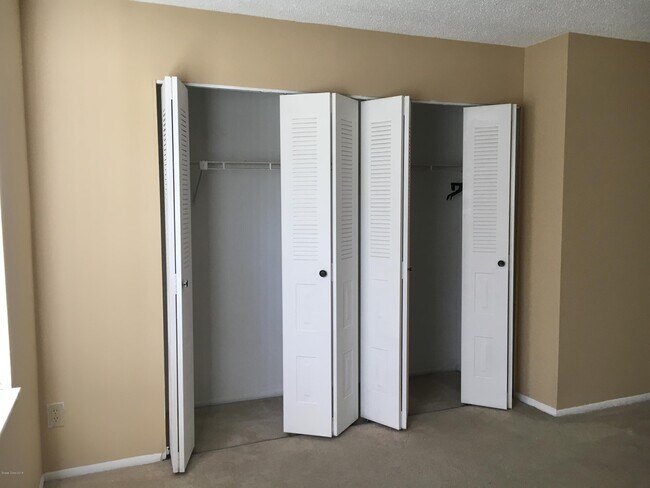 Building Photo - 987 Sonesta Ave NE