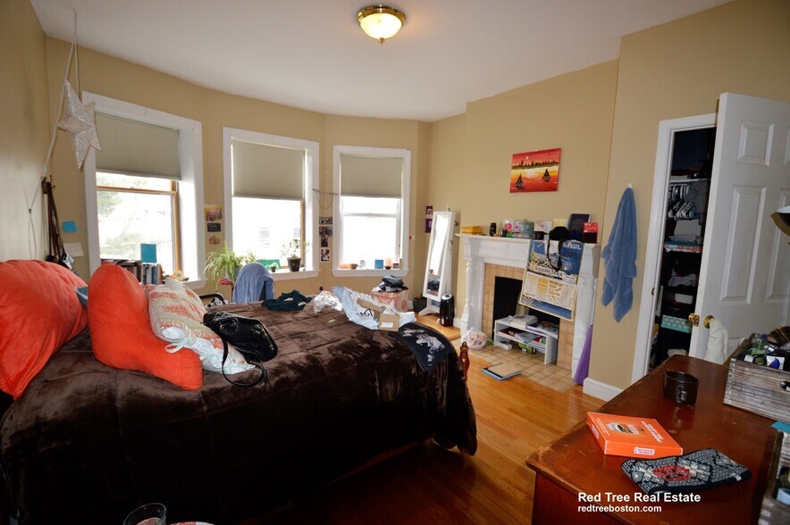 Building Photo - 19 Highgate St