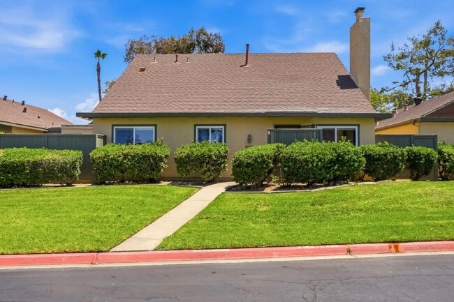 Building Photo - 8879 Hillery Dr