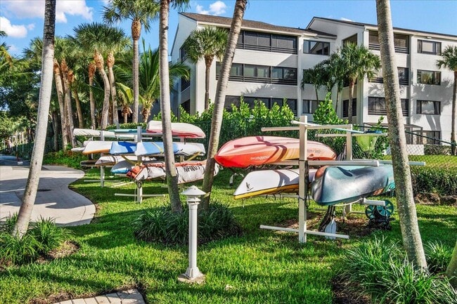 Building Photo - 143 Bay Colony Dr N