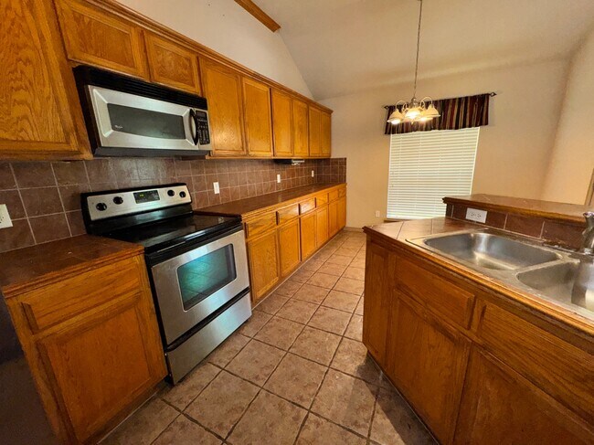 Building Photo - 1424 Teakwood Dr