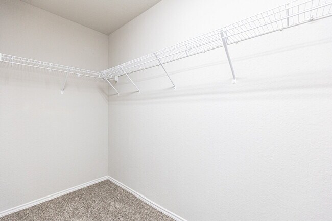 Building Photo - 5930 Ivans Farm