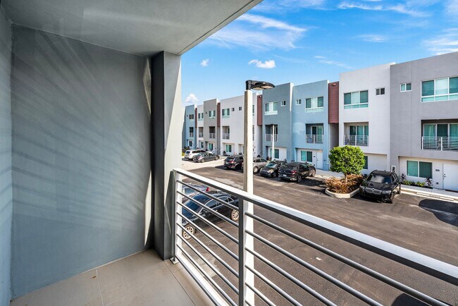 Building Photo - 2561 NE 193rd St