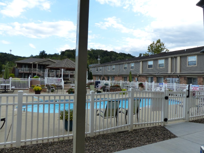 Building Photo - 1616 Spring Valley Dr