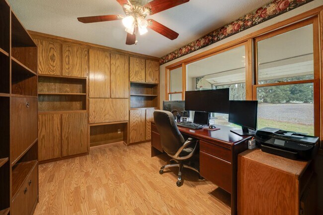 Building Photo - 12707 Leo Ln