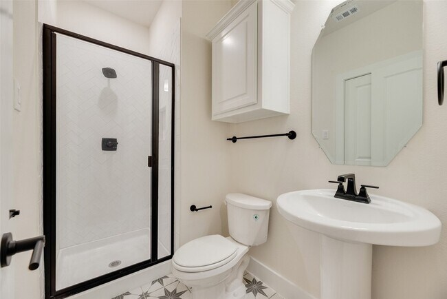 Building Photo - 9013 Wyndemere Ln