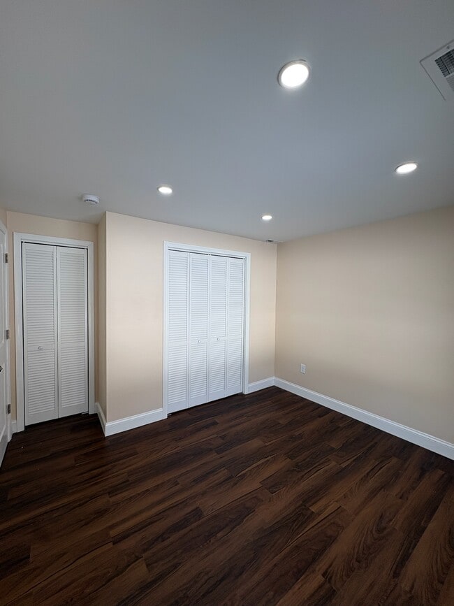 Building Photo - 516 Delaware Ave