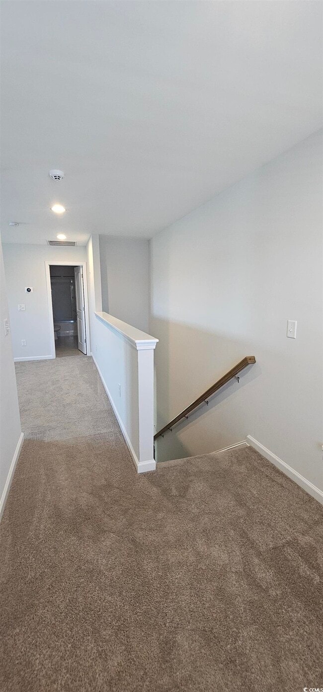 Building Photo - 5039 Gladstone Dr