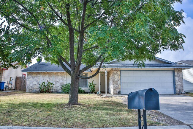 Building Photo - 9518 Millbrook Dr