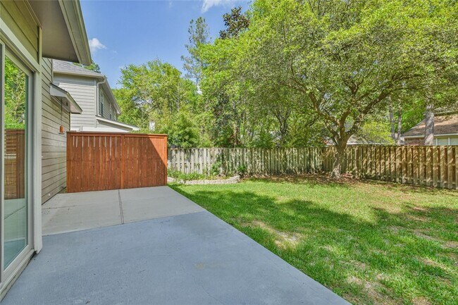 Building Photo - 2 Willow Point Pl
