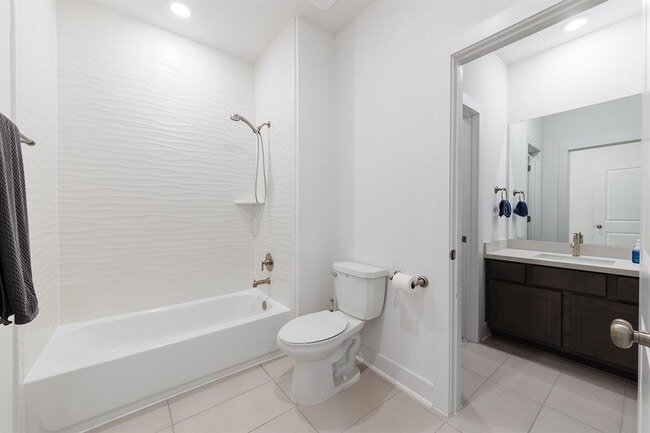 Building Photo - 2905 Canto Trce