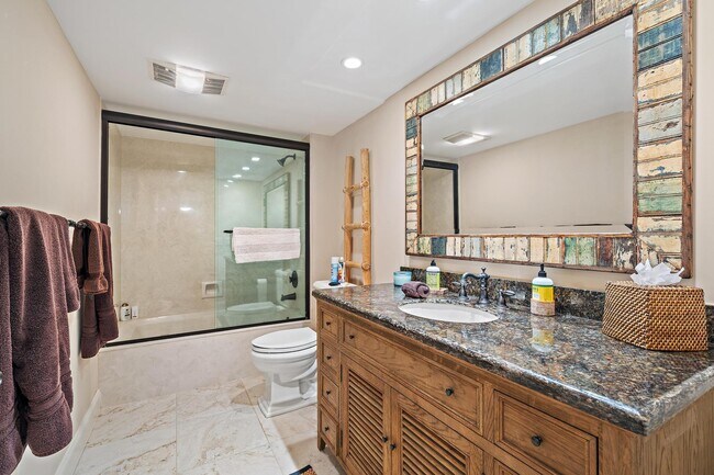 Building Photo - 3881 Back Bay Dr