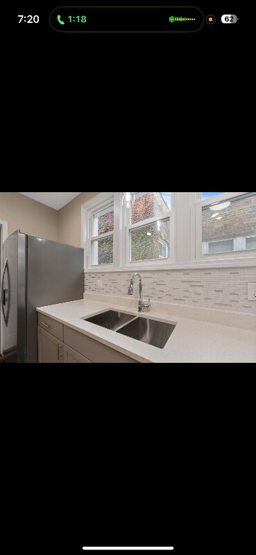 Building Photo - 7836 S Kingston Ave