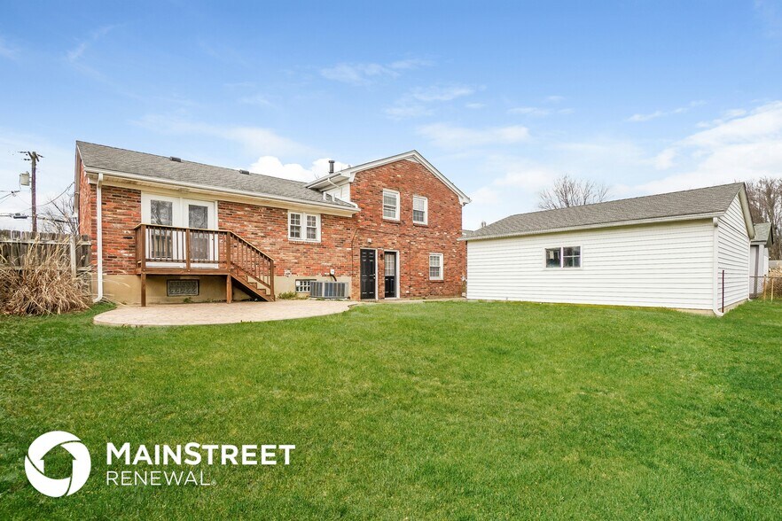Building Photo - 6907 Mariemont Dr