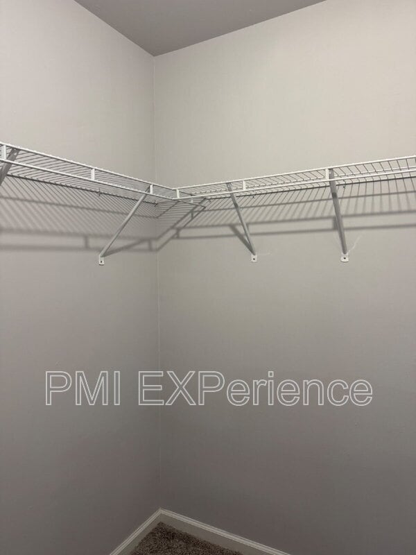 Building Photo - 10114 Scotch Hill Dr