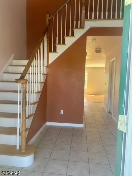 Building Photo - 30 Druid Ln