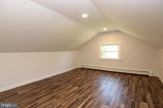 Building Photo - 151 Dogwood Dr