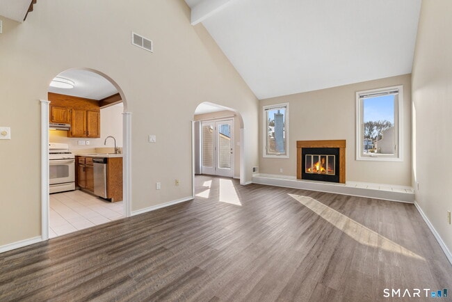 Building Photo - 68 Copper Beech Dr