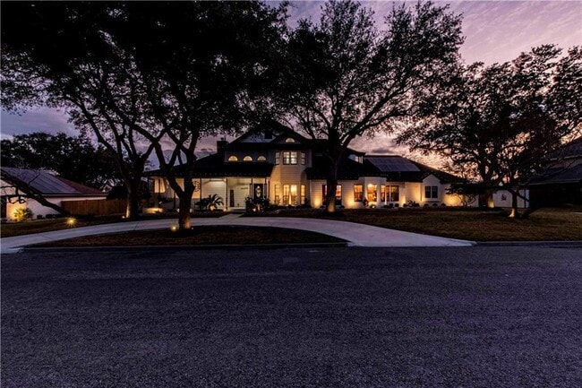 Building Photo - 4517 River Park Dr