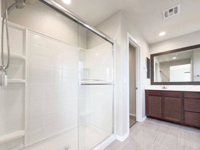 Building Photo - Beautiful 2 Story 5 Bedroom SOLAR Home + L...