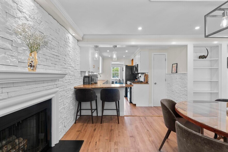 Building Photo - 26 Linden St