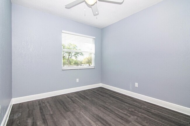 Building Photo - 107 Karde Ln