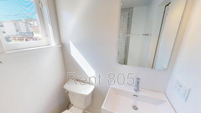 Building Photo - 39 N Laurel St