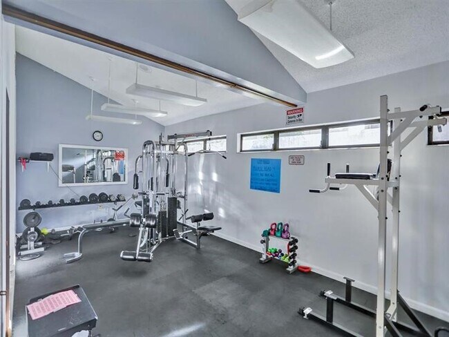 Building Photo - 6850 Royal Palm Blvd