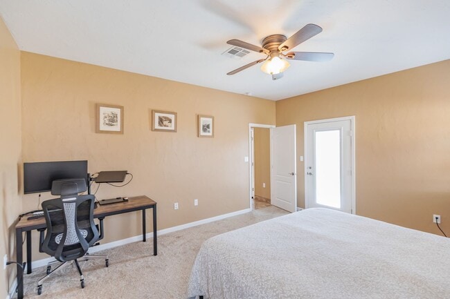 Building Photo - Beautiful 3 Bed 2 Bath Home