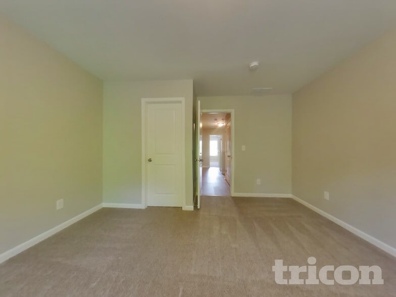 Building Photo - 177 Magnaview Dr