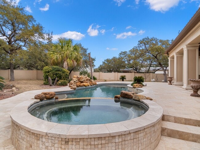 Building Photo - 202 Wellesley Loop