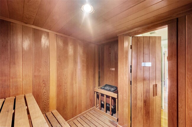 Building Photo - 10111 Vestal Ct