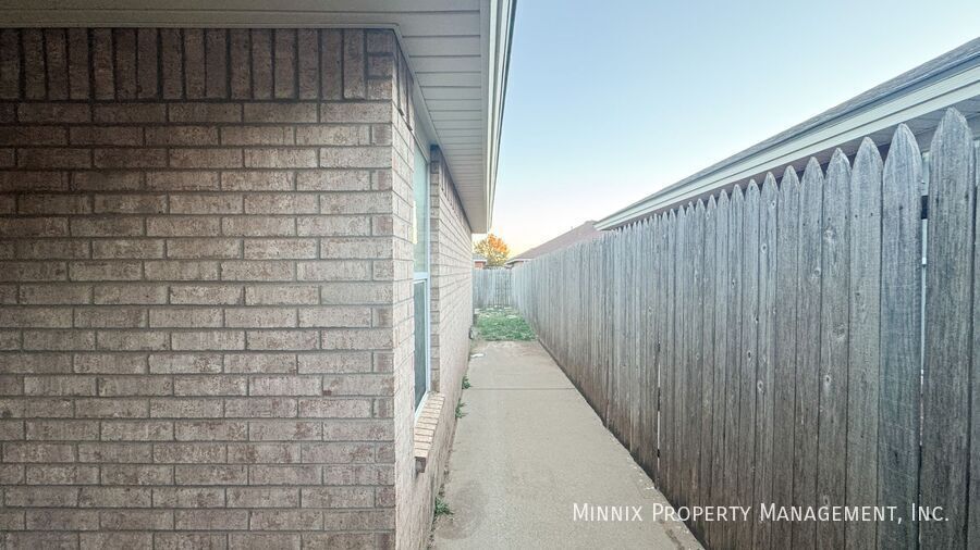 Building Photo - 5415 Marshall St