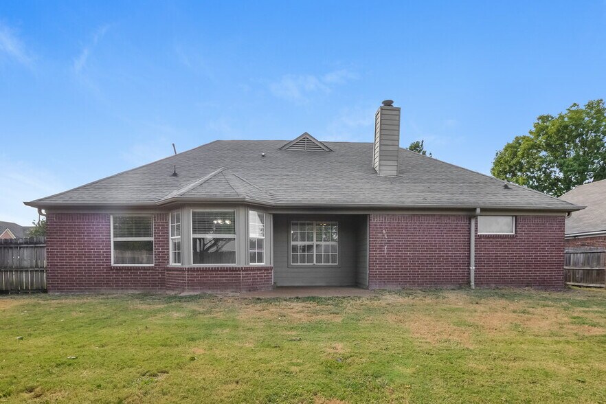 Building Photo - 990 Jessa Cove