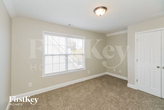 Building Photo - 54 Village Park Dr