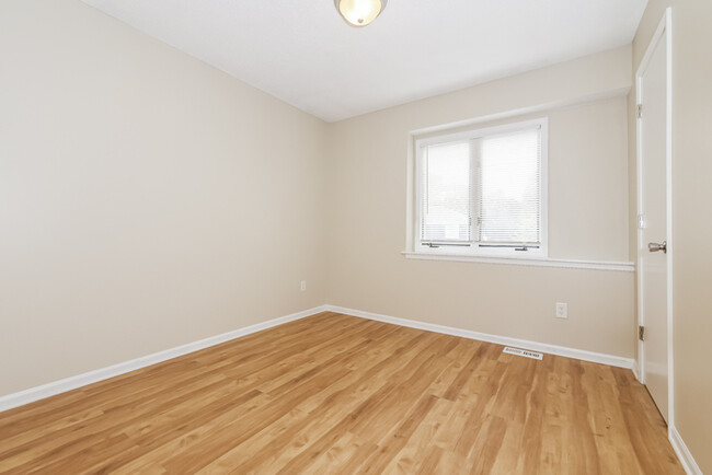 Building Photo - Spacious 4-Bedroom Home