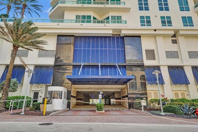Building Photo - 101 S Fort Lauderdale Beach Blvd