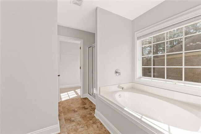 Building Photo - 3329 Rosecliff Trace NE