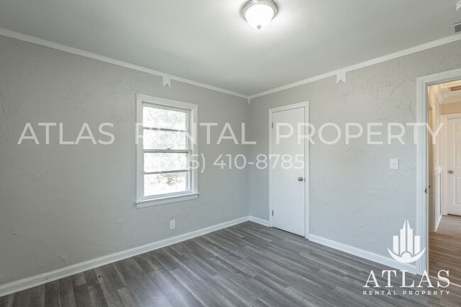 Building Photo - Renovated 2BR Gem in Chattanooga – Affordable & Stylish!