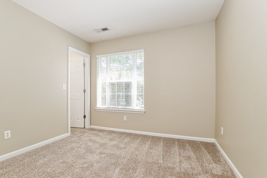 Building Photo - 4412 Gray Wolf Way