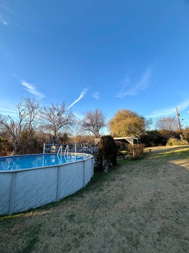 Building Photo - Horse Property - POOL - Country living at ...