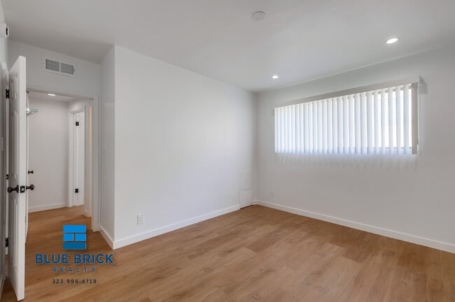 Building Photo - 5320 Corteen-18