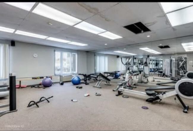 Building Photo - 1 One Renaissance Pl