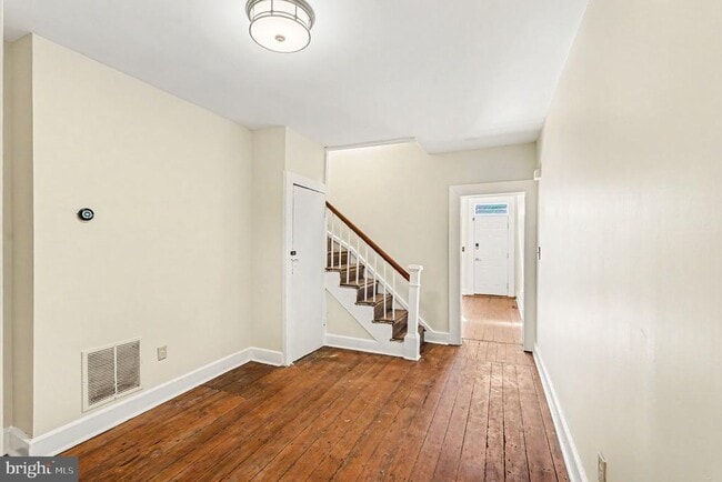 Building Photo - 229 S Fremont Ave