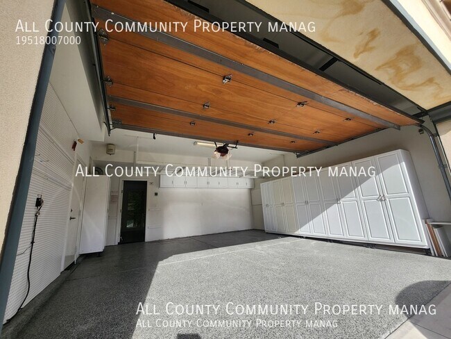 Building Photo - 43 Los Indios